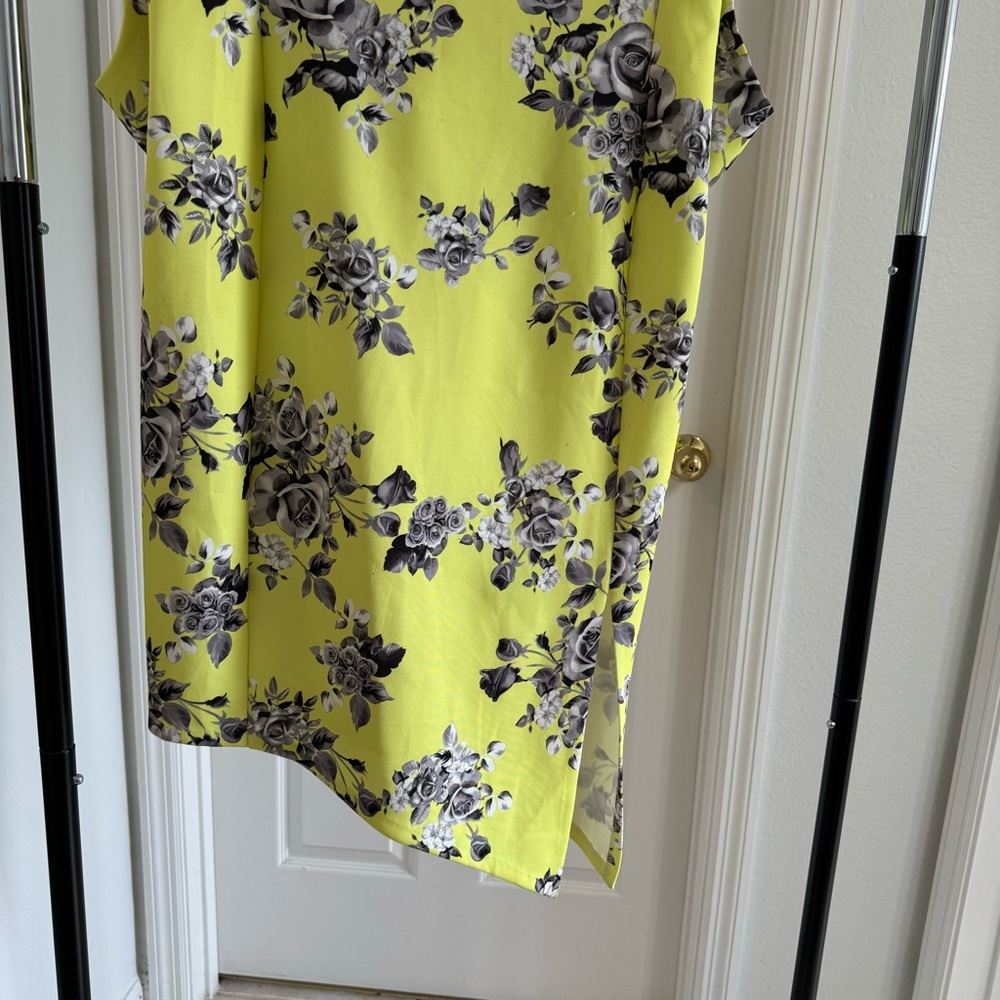 ECI Yellow and Gray Floral Midi Dress - Picture 4 of 4